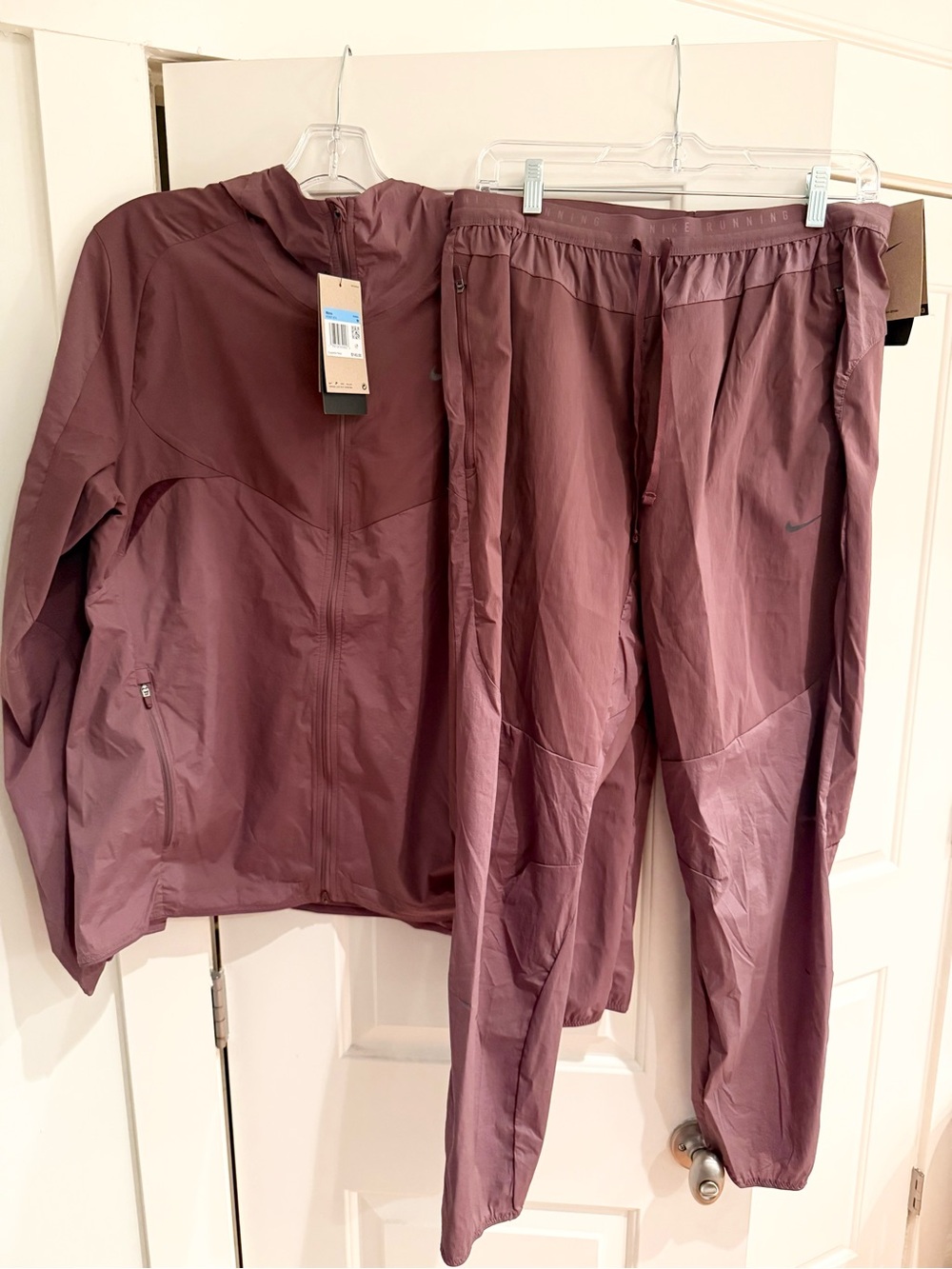 Men’s Nike Stride Plus Repel Running Jacket and Pants Set. Size Medium. NWT